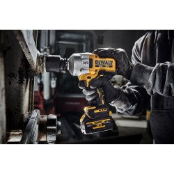 Llave de impacto Alto torque 1/2" Dewalt XR 20V DCF961b 2500Nm + Bolso de Transporte